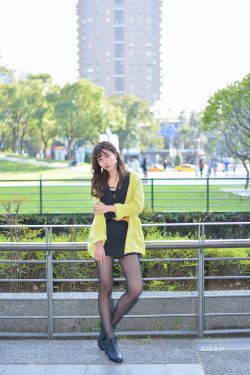 最裸裸模大胆展示阴