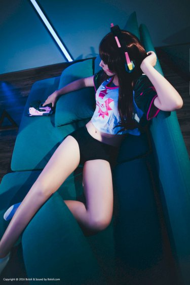 林妙可被毒虫咬伤