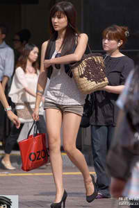 那两团雪球在他的手里小说